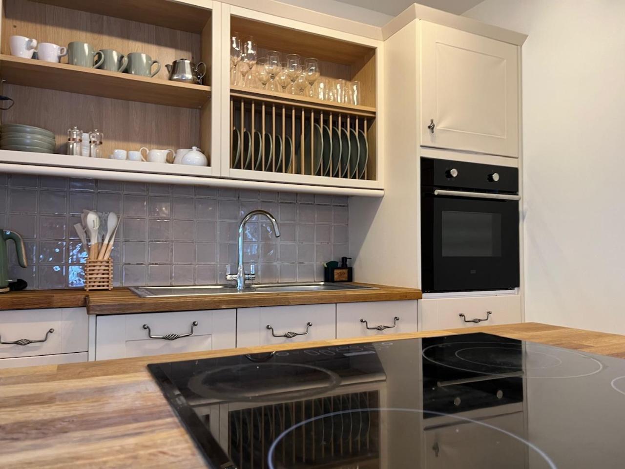 One Jubilee Cottages Shugborough 외부 사진